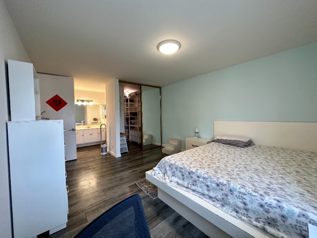 Photo - 6051 Canterbury Dr