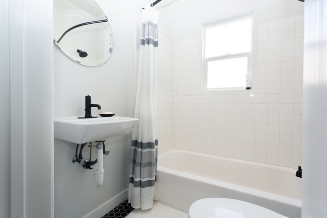 Bathroom - Blu on Burns