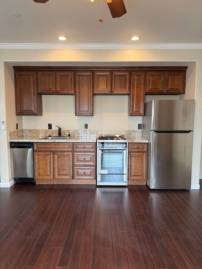 Photo - 4738 Hillcrest Ave Unit B