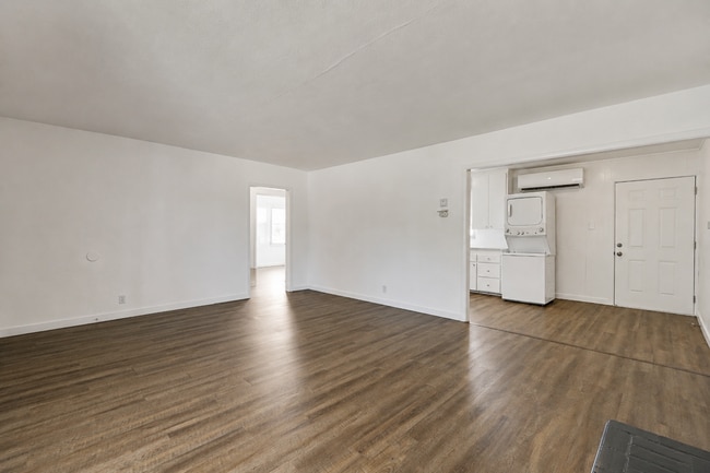 Photo - 15628 Esther St Unit 1