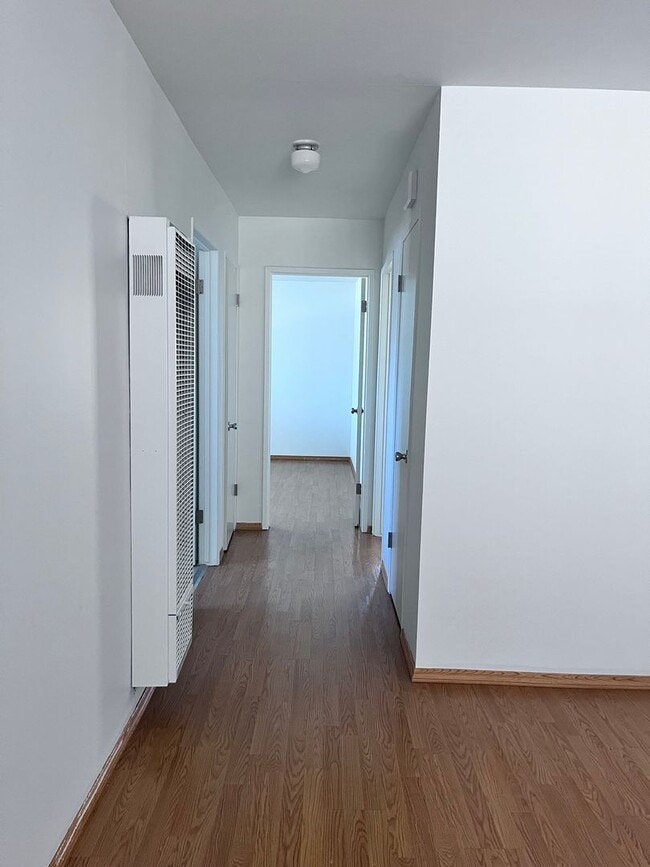 Photo - Taylor 4-Plex (25229)(DD) Unit #C