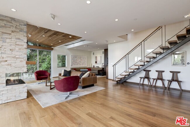 Photo - 1625 N Crescent Heights Blvd