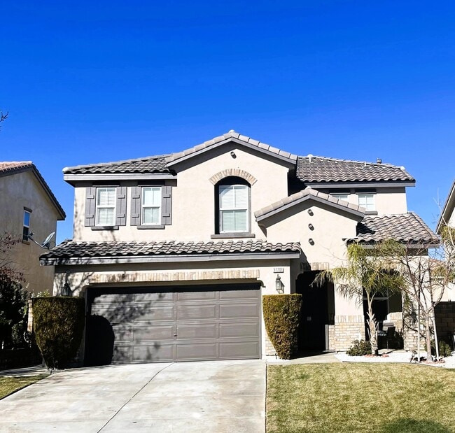 Building Photo - 37701 Tamarind Ct