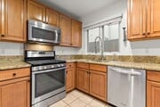 Photo - (Ellie:B) 900-902 Havenhurst Drive &amp; 8117 Willoughby Avenue Unit 902