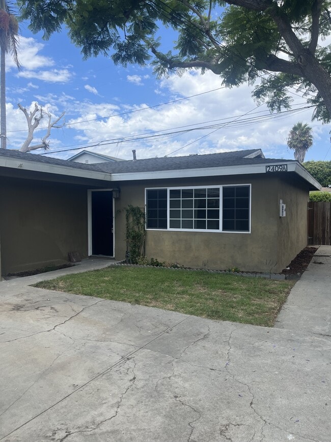 Photo - 2409 Curtis Ave