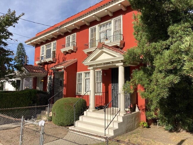 Photo - 2839 St George St Unit 2839