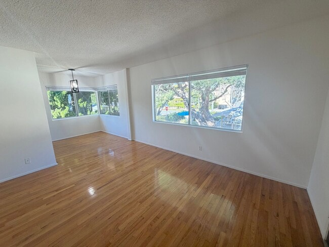 Photo - 807 3rd St Unit E