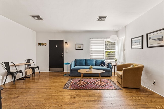 Photo - 5902 Lemp Ave