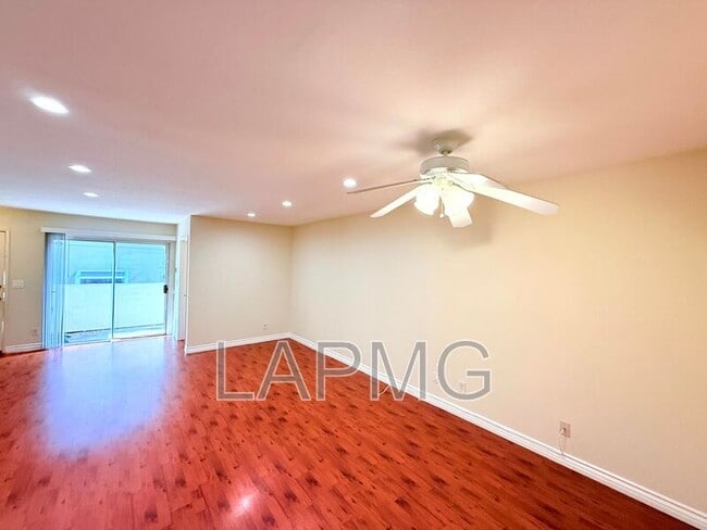 Photo - 12251 Moorpark St