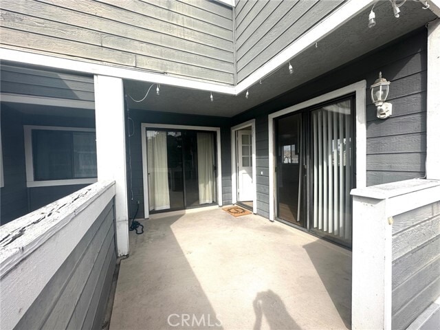 Building Photo - 11 Bridle Ln