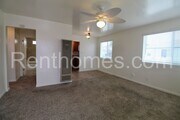 Photo - 2345 Comstock St