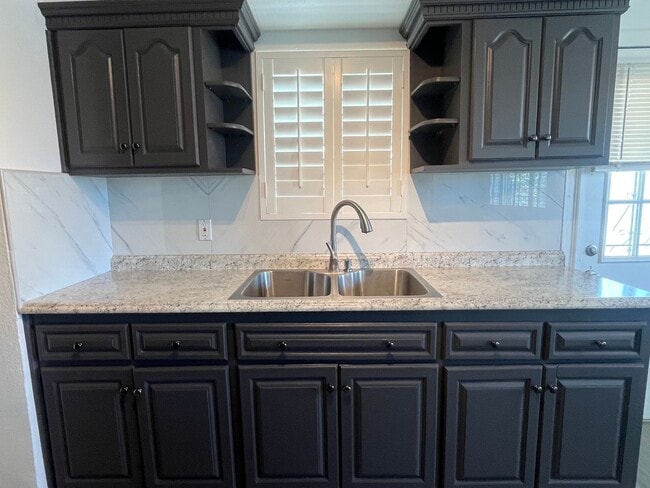 Photo - 1441 Mary Lou St