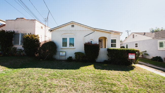 Photo - 605 1/2-742-742 Virginia St Unit 742