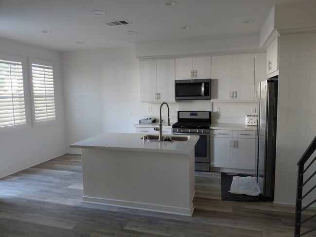 Photo - 2040 Quartet Loop