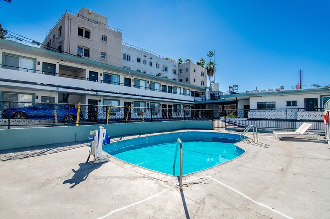 Building Photo - Royal Viking Rental