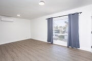 1BR, 1BA - 637SF - Living Room - 1623-1629 S Walnut St Apartments