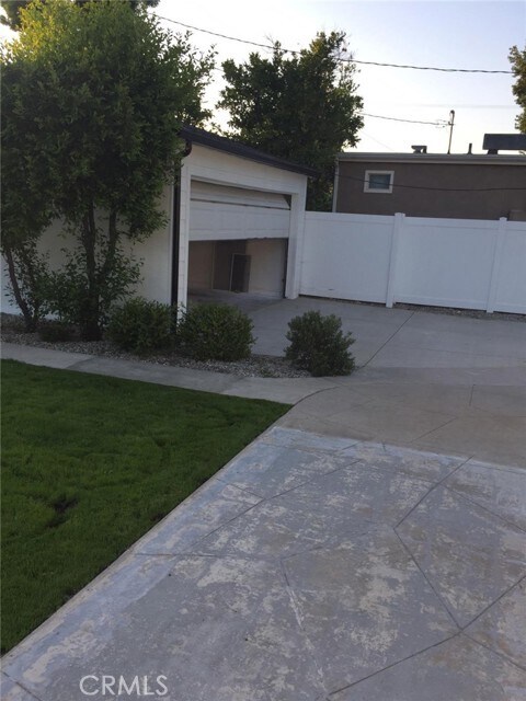 Photo - 5439 Agnes Ave