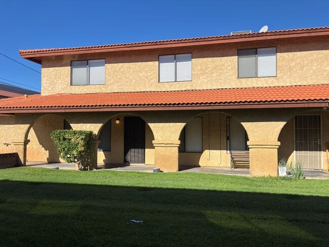 Building Photo - 1710 WEST AVENUE J-15 Unit 1
