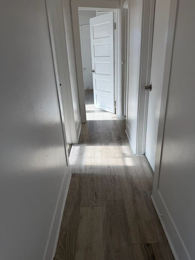 Photo - 833 W 42nd Pl Unit 835 1/2