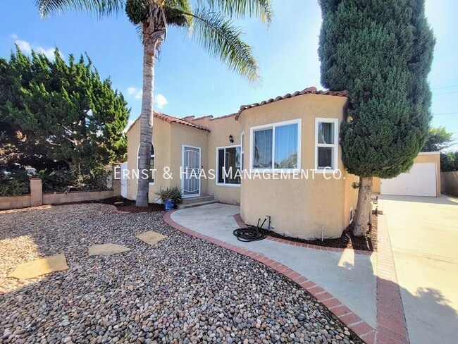 Photo - 2666 E Madison St