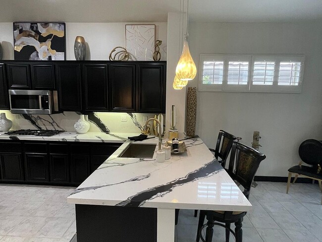 Photo - 122 Kavenish Dr