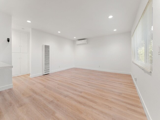 Photo - 308 S Laurel St Unit C