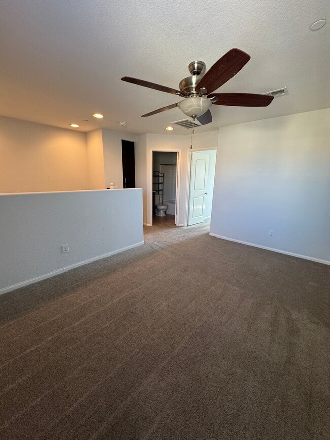 Building Photo - 1460 Mockingbird Ct