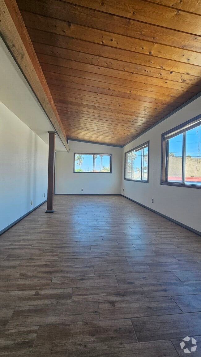 Building Photo - 4763 Brighton Ave Rental