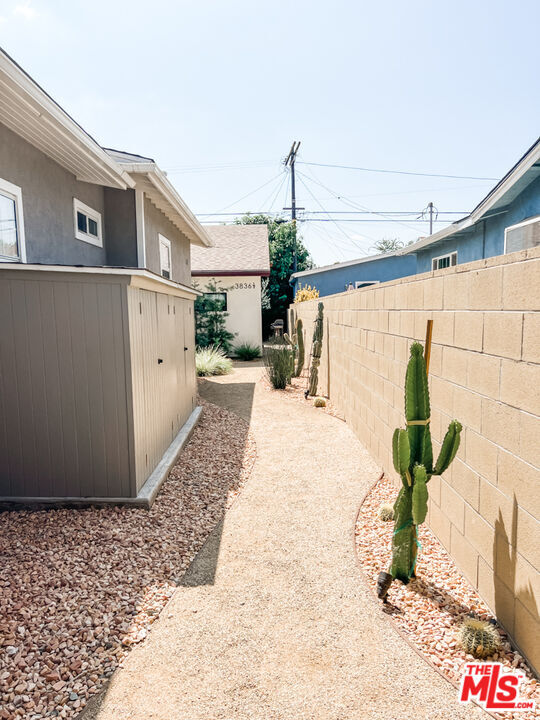 Photo - 3836 1/2 Seneca Ave