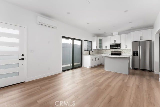 Photo - 19952 Archwood St