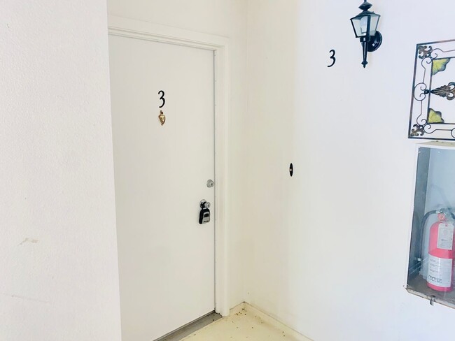 Photo - 25250 Unit 3