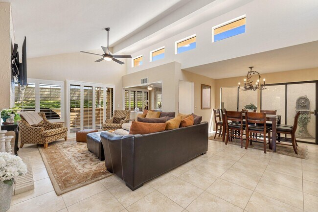 Photo - 73750 Cll Bisque