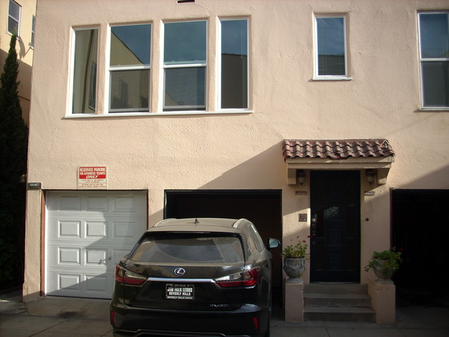 Building Photo - 8264 Norton Ave Unit C