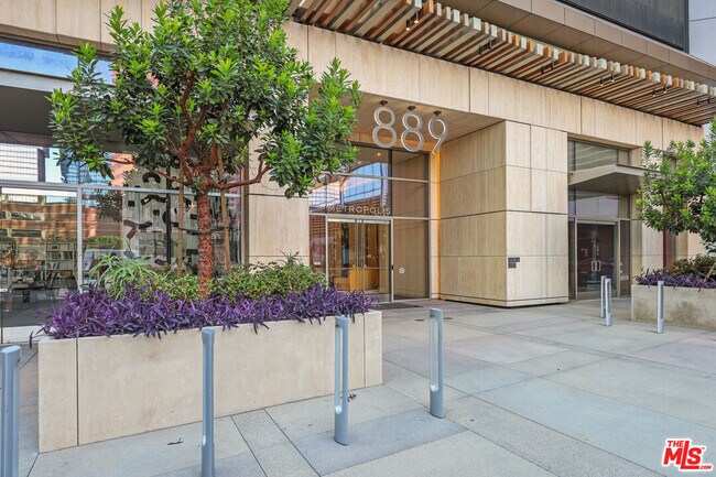 Photo - 889 Francisco St Unit 2011