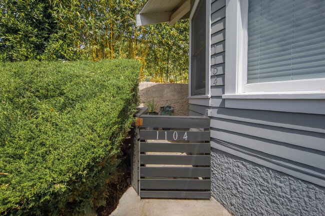 Building Photo - 1100 Coronado Ter Unit 1104