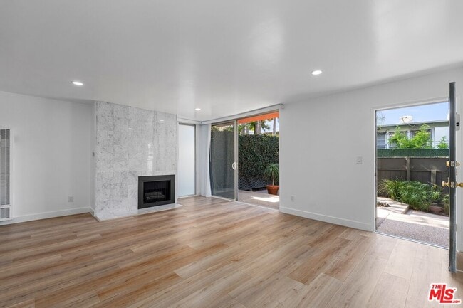 Building Photo - 122 Buccaneer St Unit 1