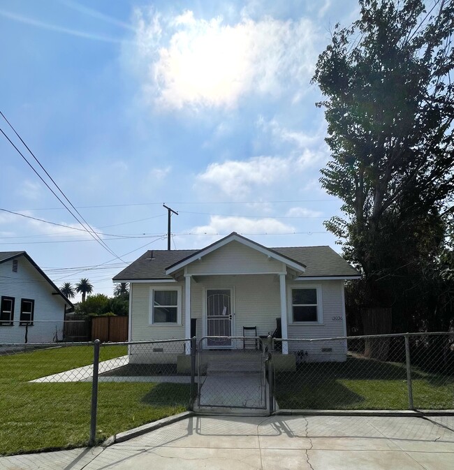 Photo - 3036 Lemon St