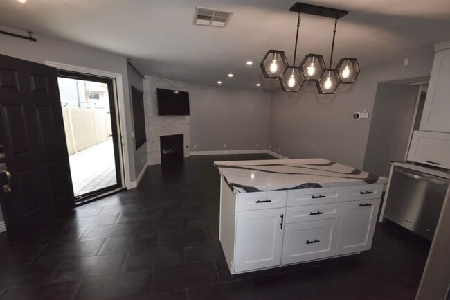 Photo - 215 Elm Ave Unit Long Term Unfurnished Rental