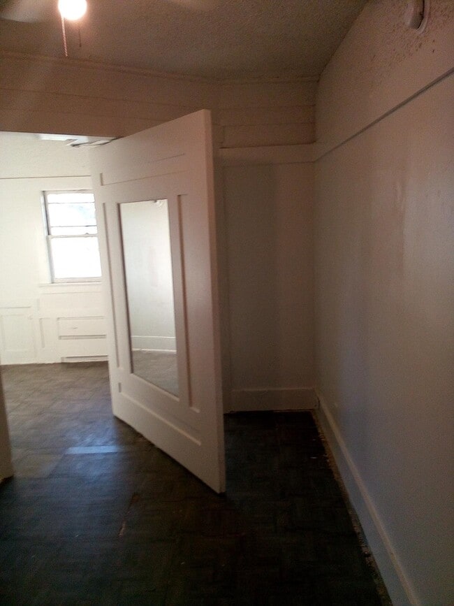 Building Photo - 1920 5th Ave Unit 1920    1922
