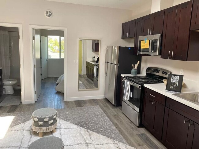 Photo - Upgraded 1 Bed/1 Bath Unit 4