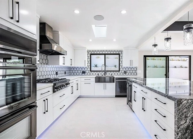 Photo - 10452 Le Conte Ave