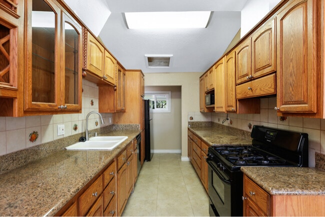 Photo - 526 N Emerald Dr