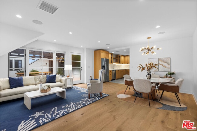 Photo - 1062 S Alfred St