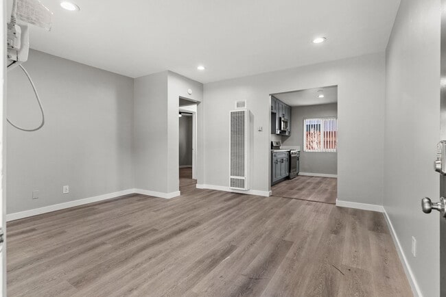 Photo - 113 S Lillie Ave Unit 201-01