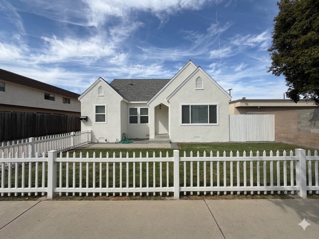 Photo - Alhambra Dr Unit A