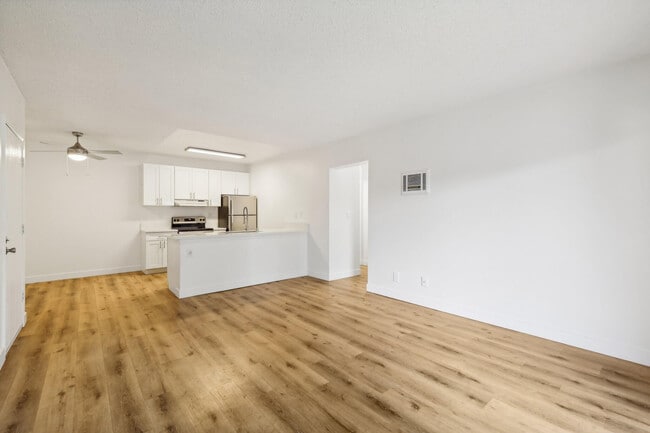 Photo - Valle at 9151 Kenwood