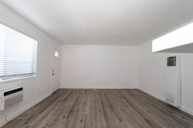 Photo - 460 Vista Ave Unit B