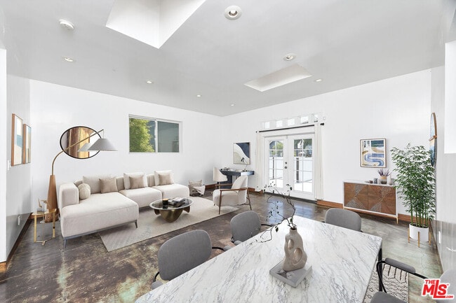 Photo - 1141 Cabrillo Ave