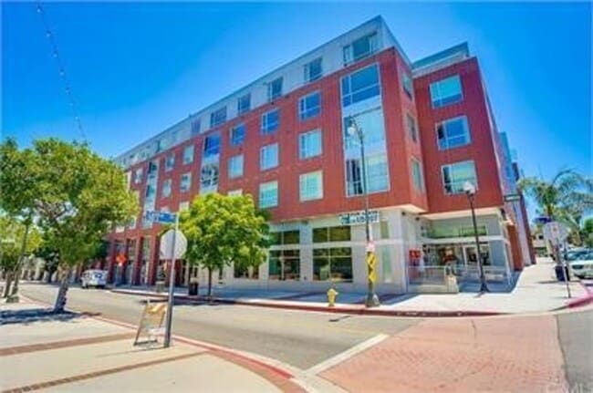 285 - 285 Apartment Unit 404