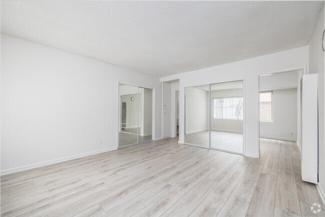 Studio - 400SF - Living Space - Emerald Villas